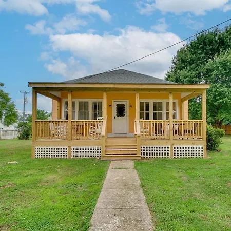 Coastal Getaway 1 Mi To Colonial Beach Pier!